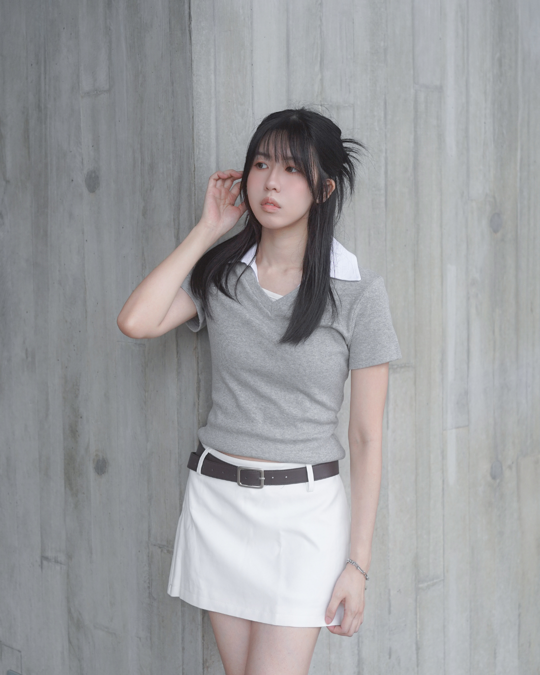 (SAMPLE SALE) Preppy Ribbed V-Neck (Grey)