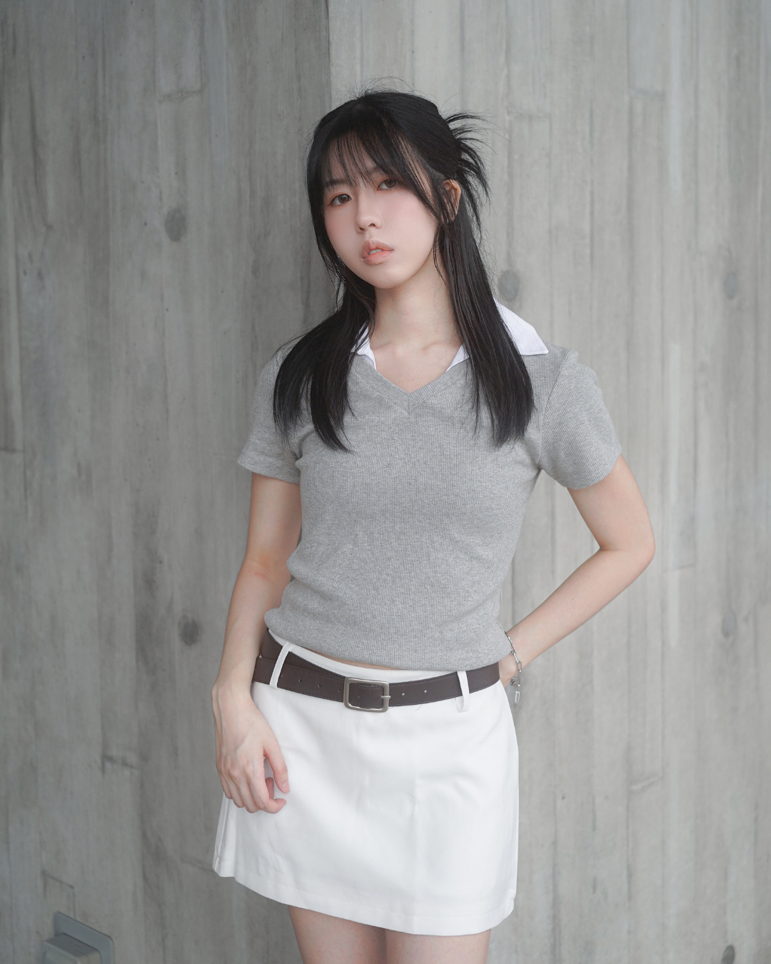 (SAMPLE SALE) Preppy Ribbed V-Neck (Grey)