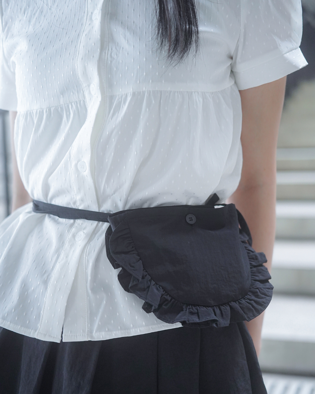 (SAMPLE SALE) Pleated Skirt with frill pouch (Black)