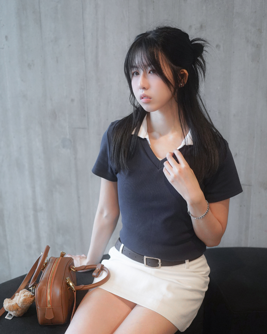 (SAMPLE SALE) Preppy Ribbed V-Neck (Navy)