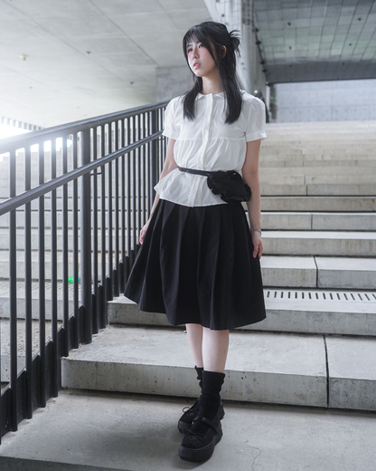 (SAMPLE SALE) Pleated Skirt with frill pouch (Black)